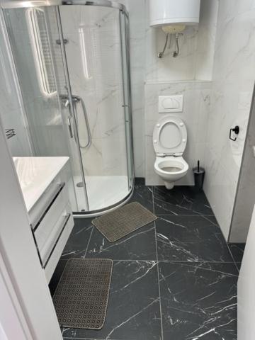 Gostilna In Apartmaji Zlati Lev - Maribor Bagian luar foto