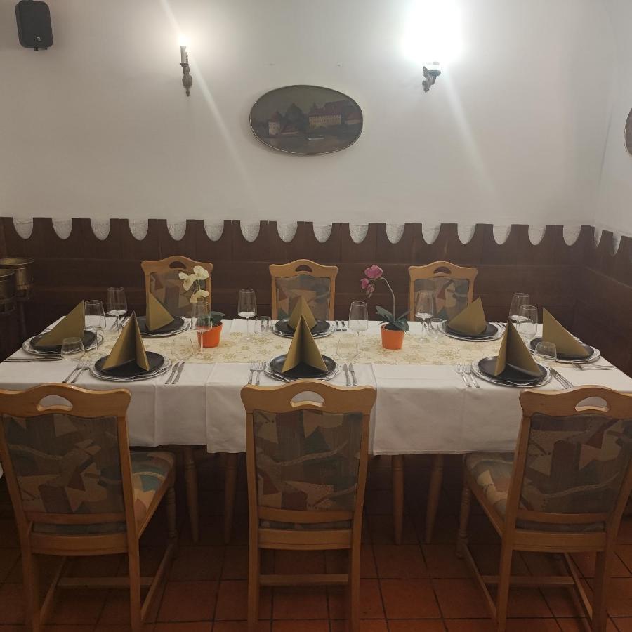Gostilna In Apartmaji Zlati Lev - Maribor Bagian luar foto